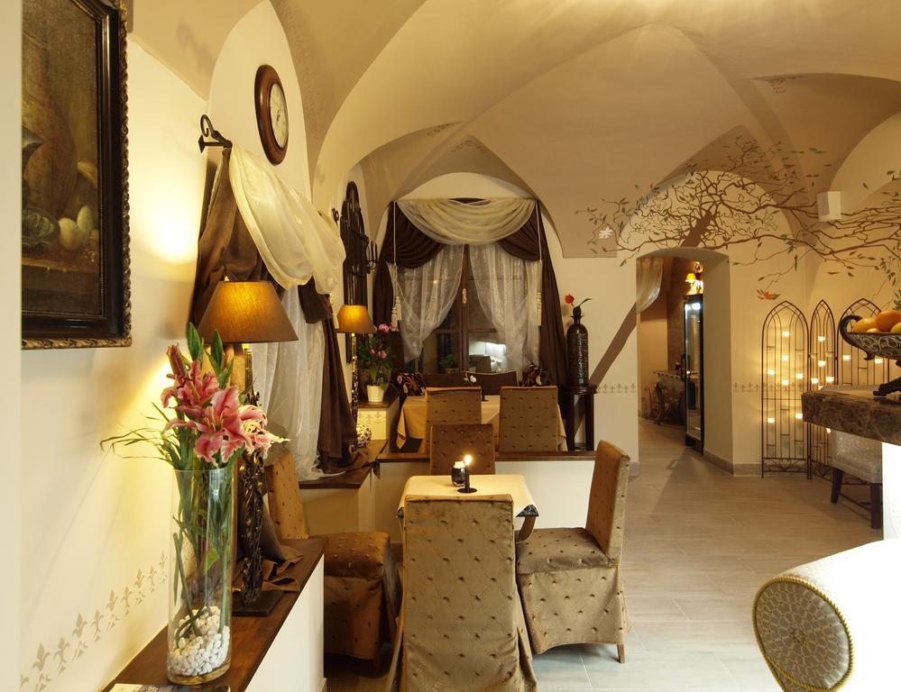Almandine Lejlighedshotel