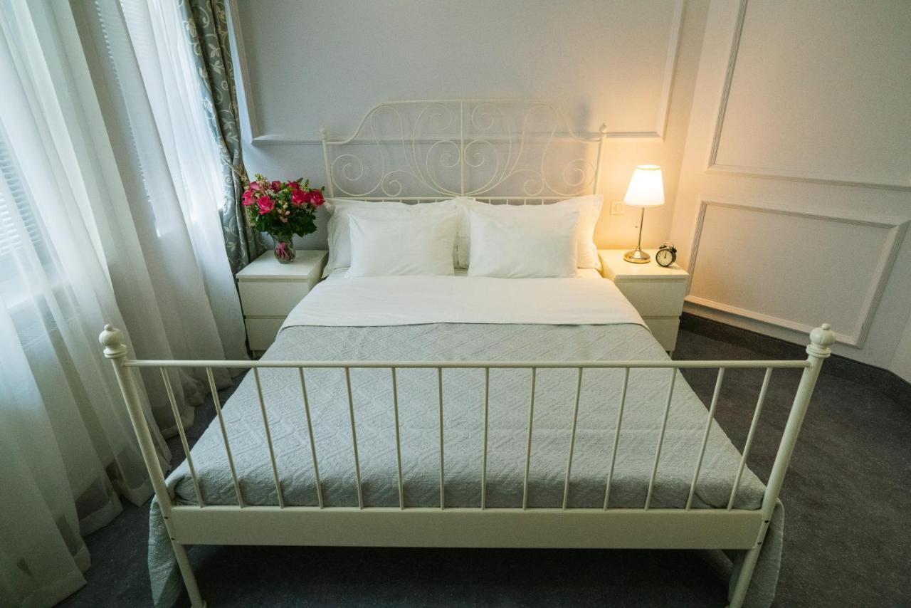 Almandine Lejlighedshotel Prag